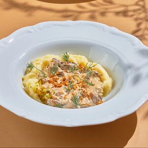 Строганов с маринованным огурцом