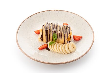 Блинчики с нутеллой бананом и клубникой