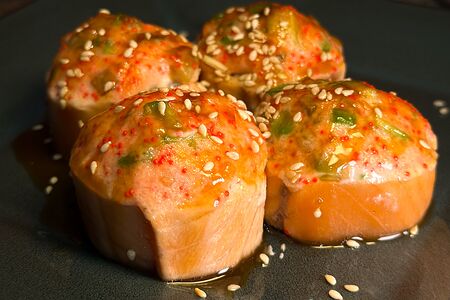 Запеченный ролл Филадельфия с авокадо