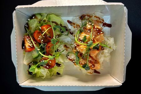 Боул-бокс с лососем