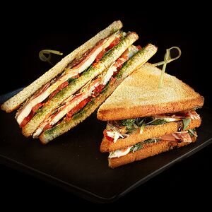 Сэндвич с пармской ветчиной