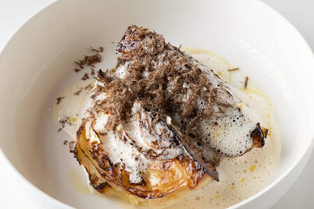 Молодая капуста с трюфелем