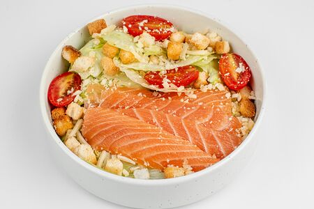 Салат Цезарь с семгой