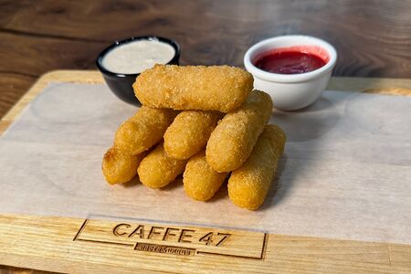 Жареная моцарелла в хрустящей панировке