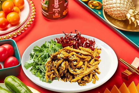 Свинина, жаренная соломкой, с красным перцем и кинзой №325