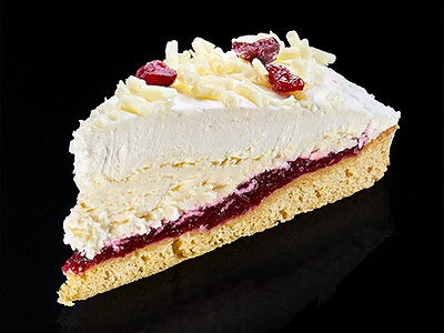 Торт Брусничный с белым шоколадом