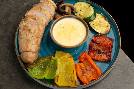 Цыпленок с овощами на гриле