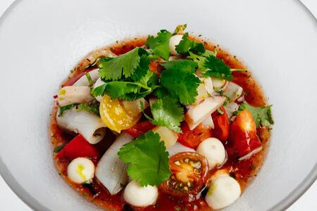 Севиче из осьминога с кальмаром и корнем сельдерея