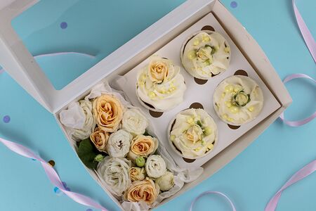 Капкейки с кустовыми розами набор