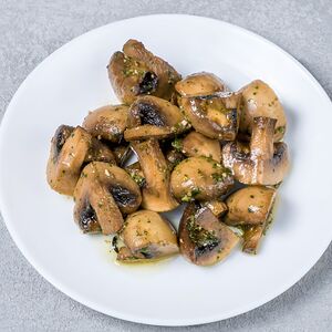  Шампиньоны в соусе песто