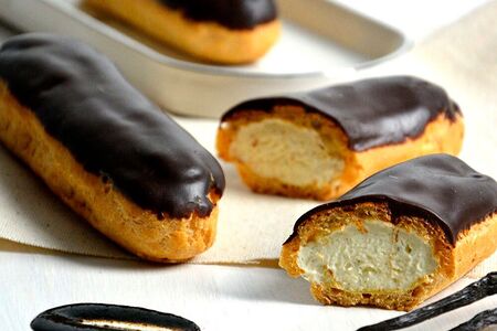 Эклер со сливочным кремом Черемушки