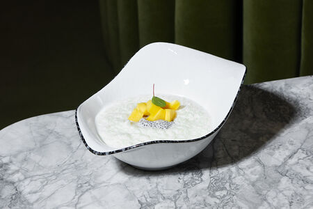 Каша рисовая с манго и чиа