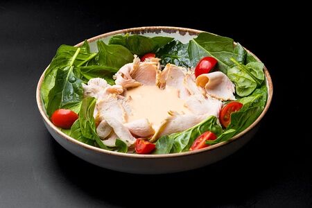 С индейкой и соусом тоннато 