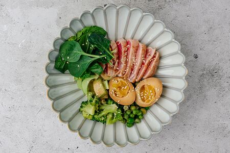 Салат с тунцом