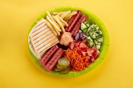 Тарелка с охотничьими колбасками