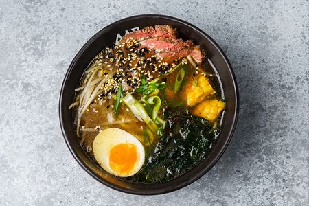 Рамен с ростбифом