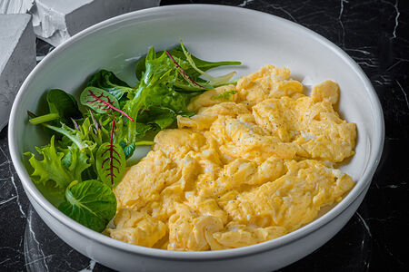 Скрэмбл из трех яиц