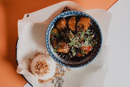 Жареный Тофу Кеджу с овощами в устричном соусе с рисом