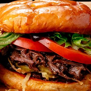 Бургер с телячьими щёчками