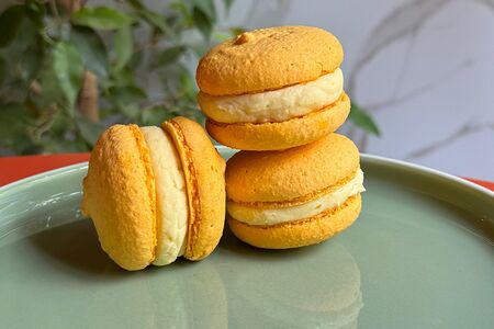 Макарон манго-маракуйя