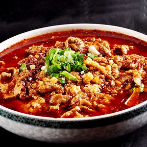 Кусочки отварной свинины в остром соусе по-сычуаньски