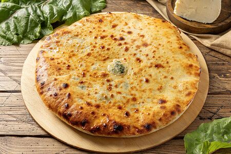 Осетинский пирог со свекольными листьями, осетинским сыром и зеленью