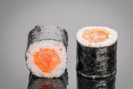 Ролл копченый лосось