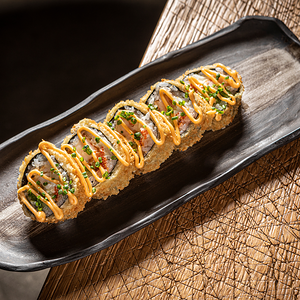 Темпура ролл с креветками и авокадо