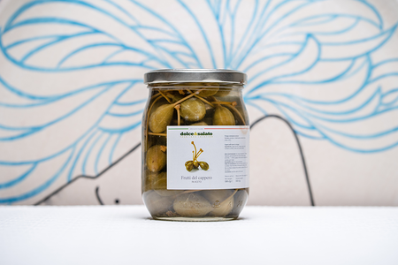 Каперсы на ветке