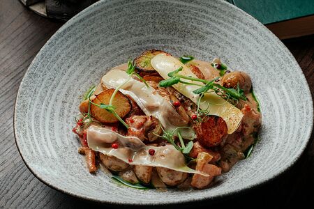 Запеченный цыпленок с камамбером