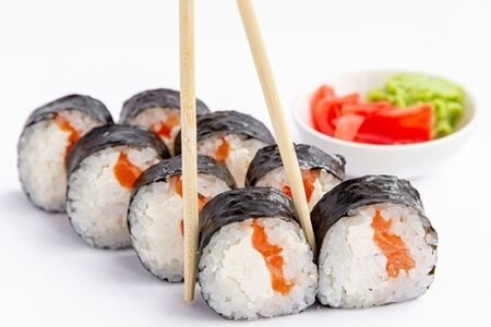 Ролл с лососем и сыром