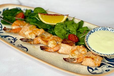 Шашлык из лосося и креветок