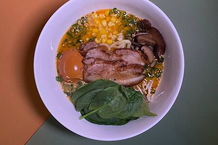 Рамен Кимчи со свиной грудинкой Чашу