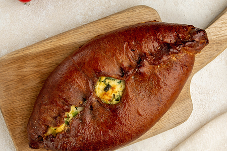 Расстегай цельнозерновой с луком и яйцом