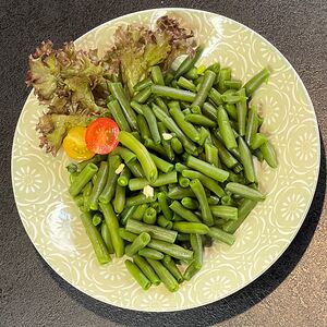Стручковая фасоль с чесноком