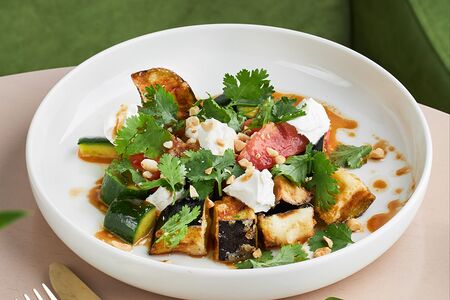 Салат с хрустящими баклажанами