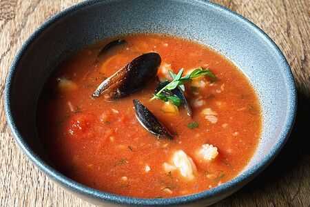 Томатный суп с морепродуктами