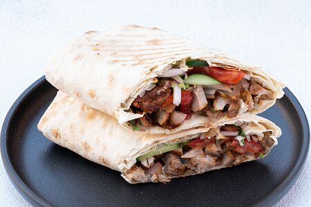 Шаурма по-карски со свининой в лаваше