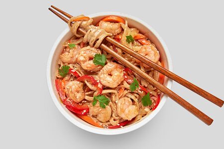 Удон с креветкой в сливочном соусе