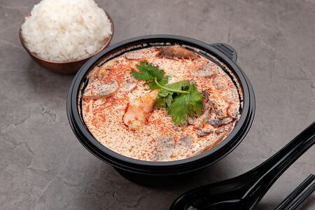 Том ям с креветкой