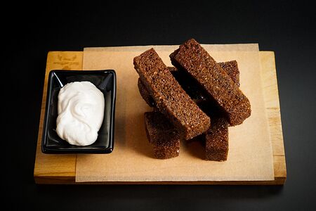 Гренки чесночные