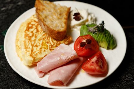 Большой завтрак с куриной грудкой  