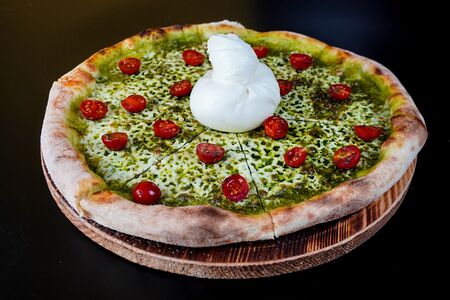 С песто и бурратой 