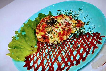 Мясная отбивная с помидором