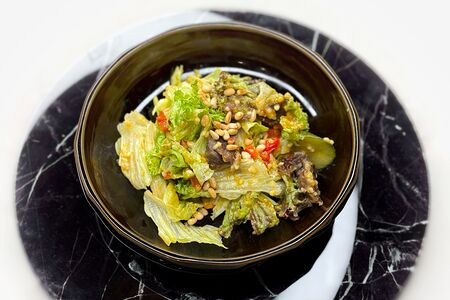 Салат Северные традиции с мясом дикого лося