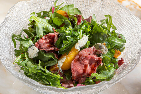 Телятина, рукола и дорблю