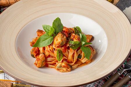 Тальятелле с мидиями 