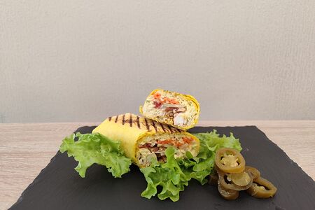 Острая шаурма с перчиком халапеньо