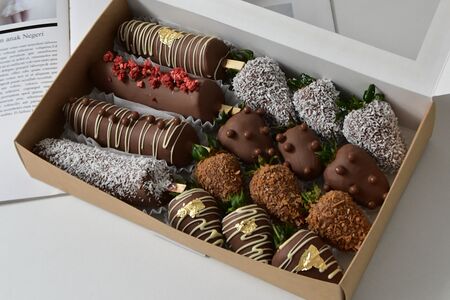 Клубника и бананы в шоколаде (номер 1)