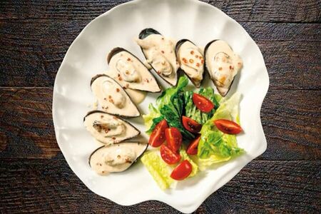 Мидии в сливочно-икорном соусе